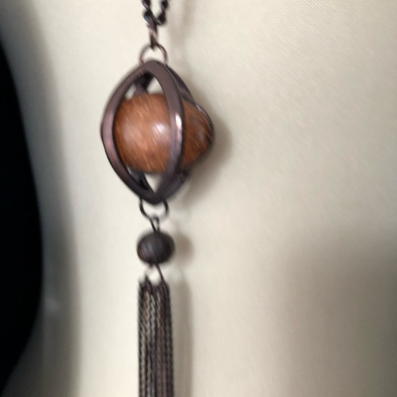 Long statement necklace - Picture 2 of 3